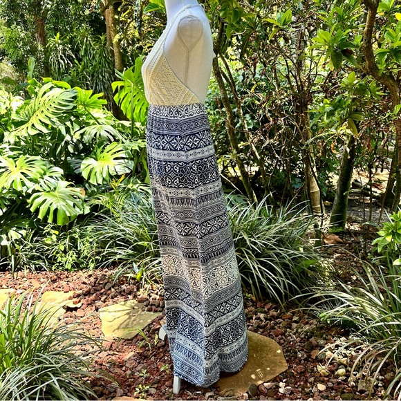 Neslay Design Crotchet Top Backless Maxi Dress - Picture 3 of 6